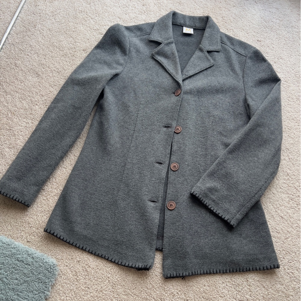 Mantles Button Up Knit size S